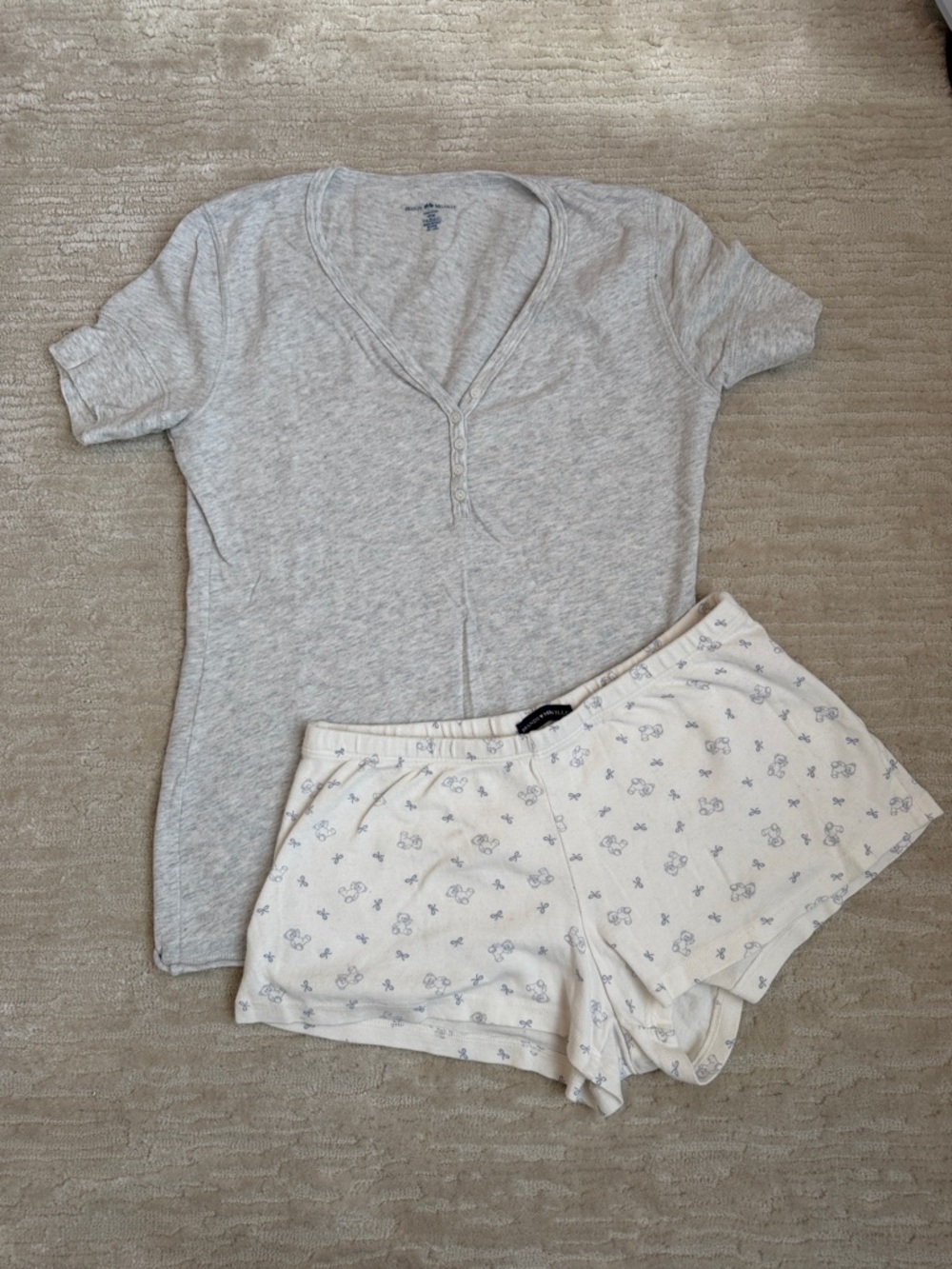 Brandy Melville Gray Henley Top & White/Blue Bears & Bows Sleep Shorts